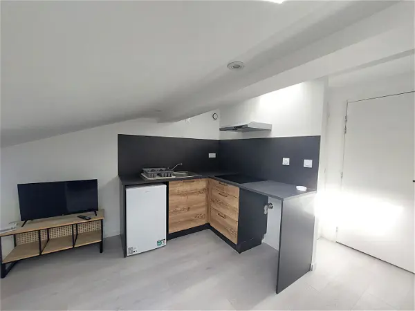 Location appartement 1 pièce - 14.2m² à Saint jean d angely (17400)