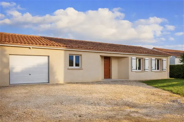 Location maison 4 pièces - 92m² à Cernay (86140)