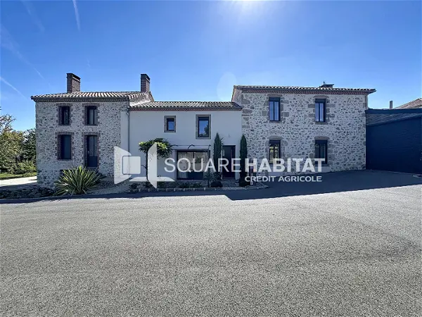 Achat maison 11 pièces - 260m² à Beaulieu sous bressuire (79300)