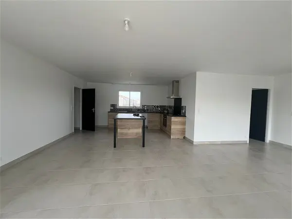 Location maison 5 pièces - 131.79m² à Aigondigne (79370)