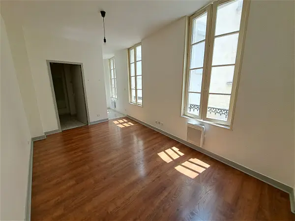 Location appartement 1 pièce - 20.08m² à Saintes (17100)