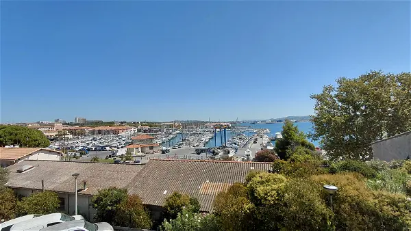 Maison à louer - PORT DE BOUC