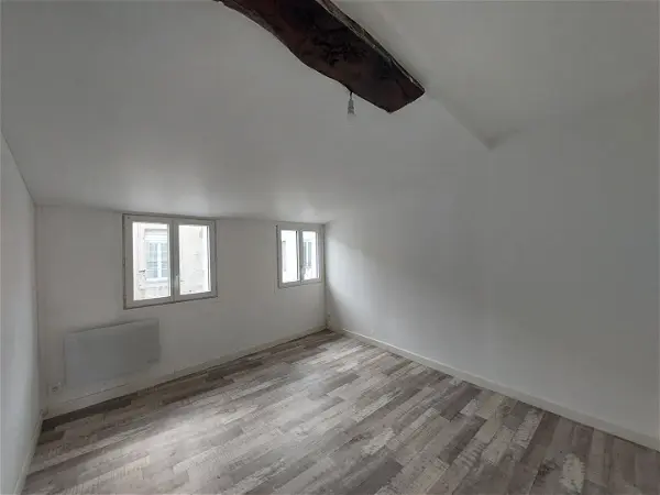 Location appartement 2 pièces - 35.9m² à Saintes (17100)