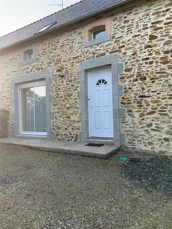 Maison à louer - SAINT BERTHEVIN, 3 pièces