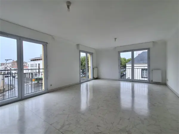 Location appartement 3 pièces - 74.47m² à La roche-sur-yon (85000)