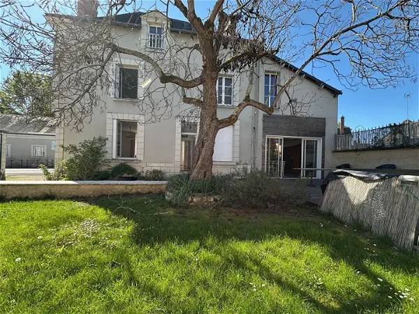 Maison à vendre - COUR CHEVERNY, 8 pièces