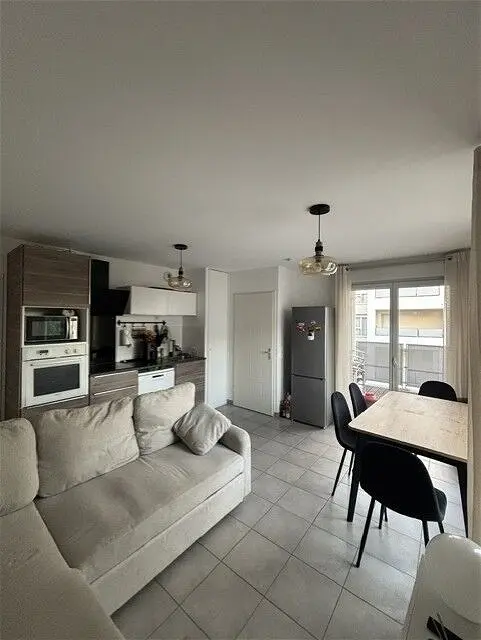 Appartement à louer - Vaulx-en-Velin, 2 pièces