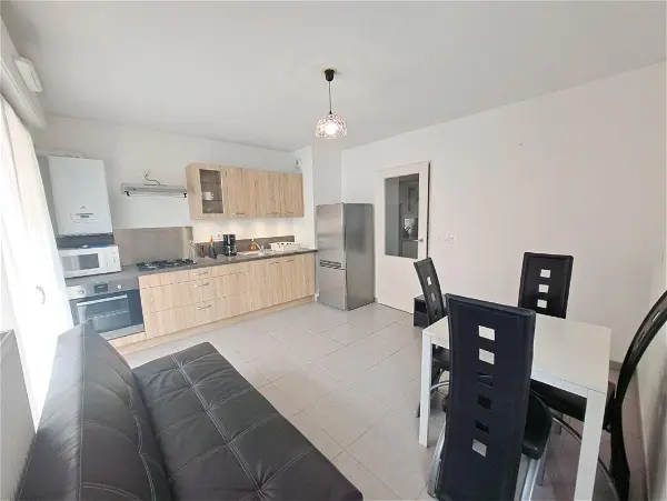 Appartement à louer - Rives, 1 pièce