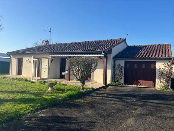 Maison à vendre - MONTMORILLON, 4 pièces