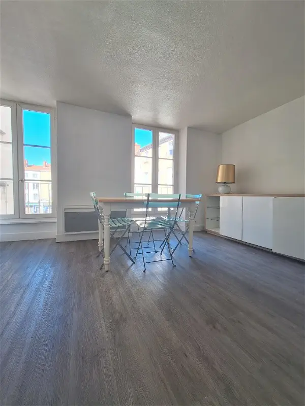 Appartement à louer - ISSOIRE, 1 pièce