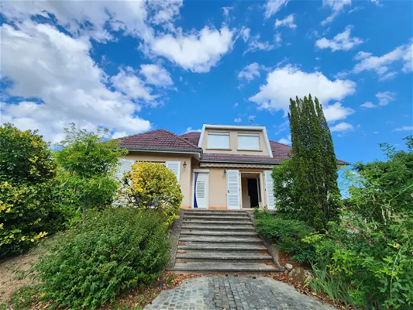 Maison à vendre - ECOTAY L OLME, 5 pièces
