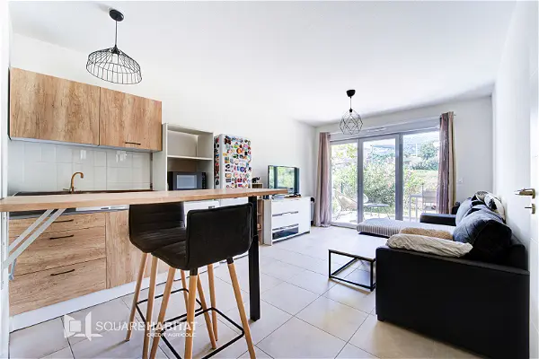 Appartement à vendre - CARROS, 2 pièces