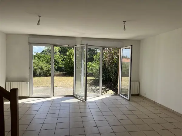 Maison à louer - Charly