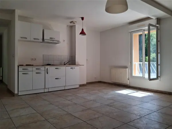 Appartement à louer - Ambérieu-en-Bugey, 2 pièces
