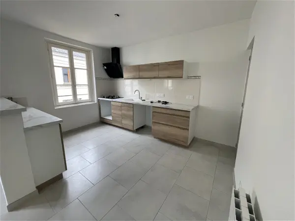 Appartement à louer - LE GRAND PRESSIGNY, 4 pièces