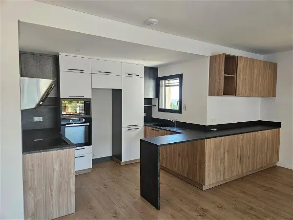 Maison à louer - Saint-Clair-du-Rhône, 5 pièces