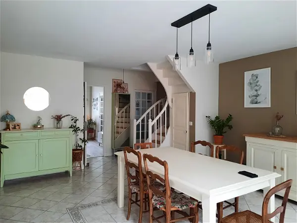 Maison à louer - TONNAY CHARENTE, 6 pièces