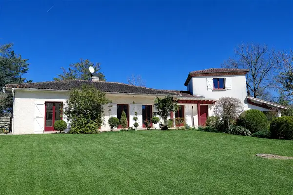 Achat maison 8 pièces - 218m² à Mirande (32300)