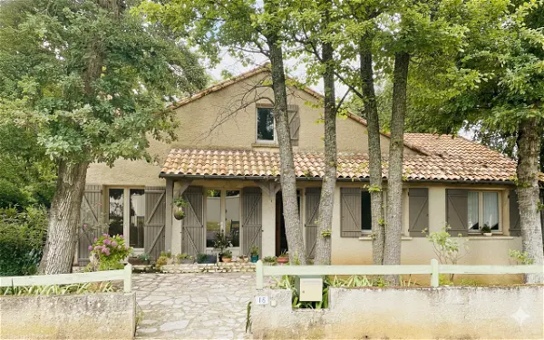 Maison à vendre - QUINCAY, 6 pièces