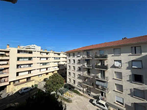 Location appartement 2 pièces - 42.24m² à Toulon (83200)