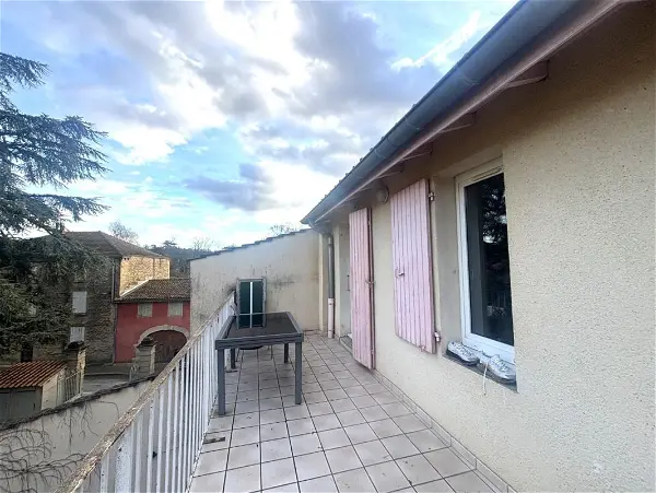 Appartement à louer - Saint-Donat-sur-l'Herbasse, 3 pièces