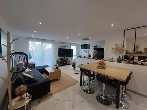 Appartement à louer - Saint-Fons, 4 pièces