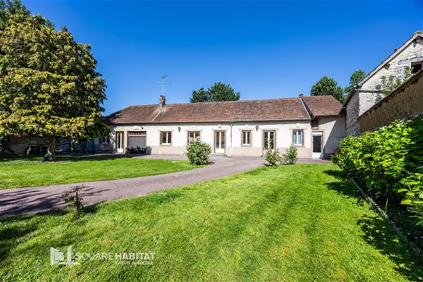 Maison à vendre - LA CHAPELLE LONGUEVILLE, 5 pièces