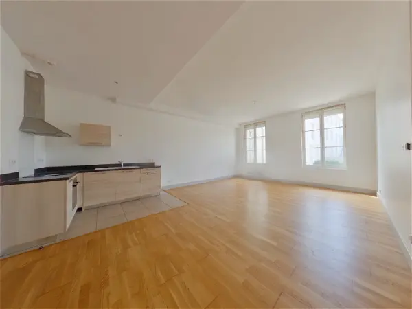 Location appartement 4 pièces - 101m² à Tours (37000)
