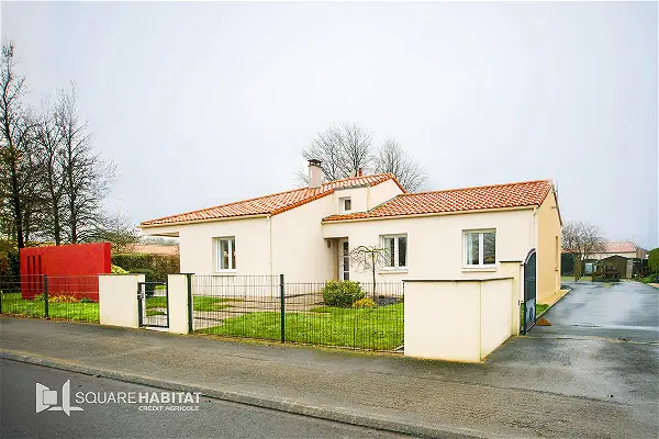Achat maison 5 pièces - 125m² à Les herbiers (85500)