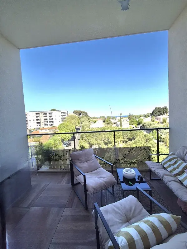 Appartement à louer - ANTIBES, 2 pièces