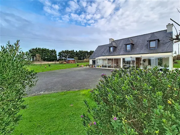 Maison à vendre - PLOUGUIEL, 6 pièces