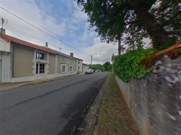 Location maison 5 pièces - 94m² à Le vigeant (86150)