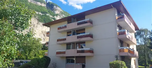 Appartement à vendre - ETREMBIERES, 3 pièces