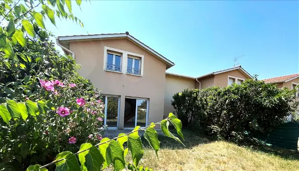 Maison à louer - Charly