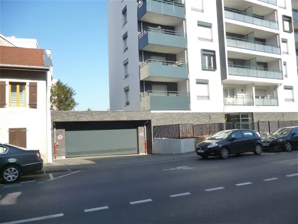 Stationnement à louer - ANNEMASSE - 10 m²