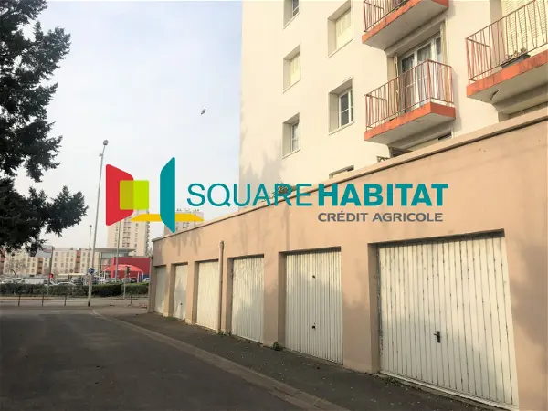 Stationnement à louer - NEVERS - 15 m²