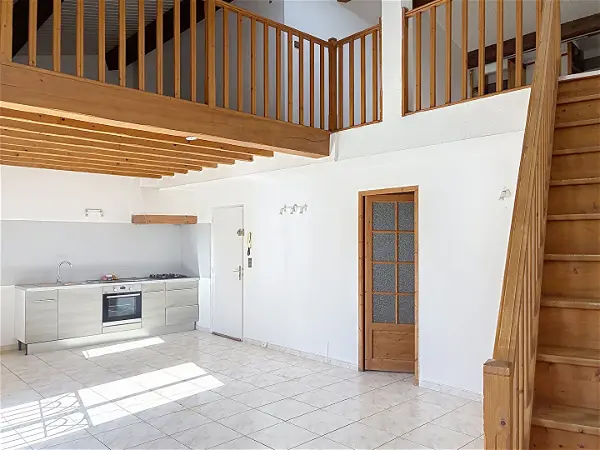 Location appartement 1 pièce - 55m² à Saint genis des fontaines (66740)