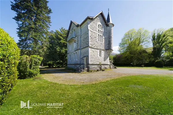 Maison à vendre - LOUVIE JUZON, 9 pièces