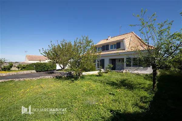 Maison à vendre - LONGEVES, 6 pièces