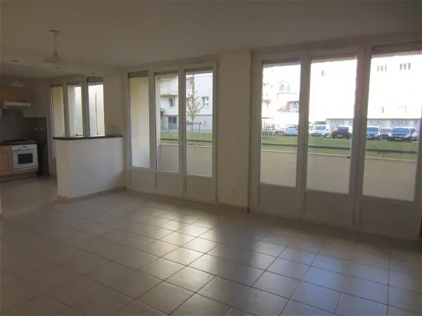 Appartement à louer - CHAMBERY, 3 pièces