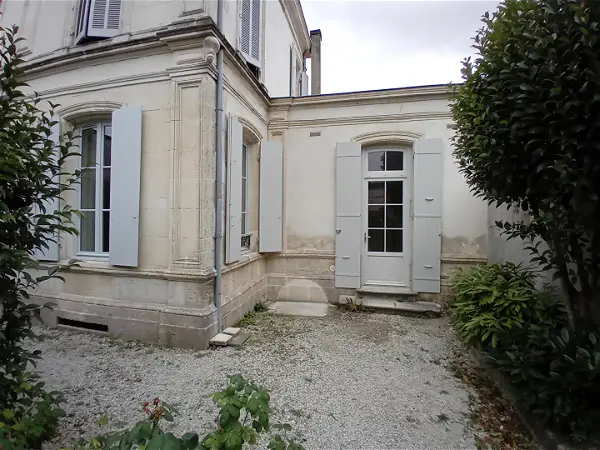 Location appartement 1 pièce - 34.56m² à Saint jean d angely (17400)