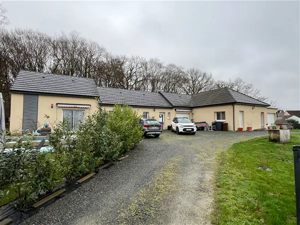 Maison à vendre - URZY, 7 pièces