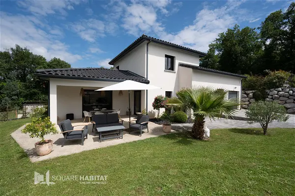 Achat maison 6 pièces - 136m² à Charmes sur rhone (07800)