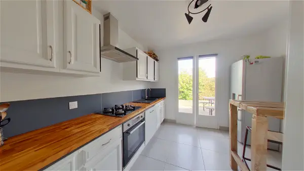 Maison à vendre - VOUILLE, 5 pièces