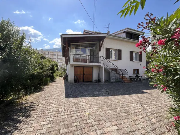 Maison à vendre - FONTAINE, 10 pièces