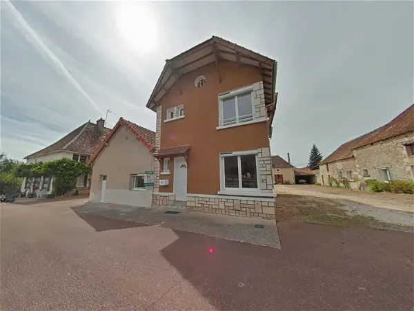Maison à louer - SAINT LEOMER, 5 pièces