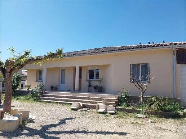Location maison 5 pièces - 180m² à Cerons (33720)