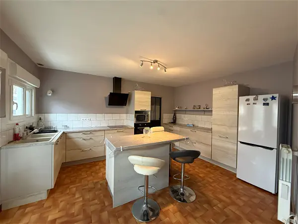 Maison à vendre - SURGERES, 5 pièces