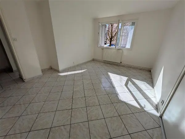 Appartement à louer - Saint-Martin-d'Hères, 3 pièces