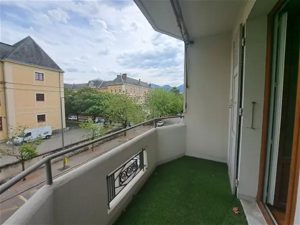 Appartement à louer - CHAMBERY, 4 pièces